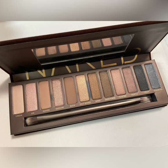 Urban Decay Naked Eyeshadow Palette - original palette - Picture 4 of 5